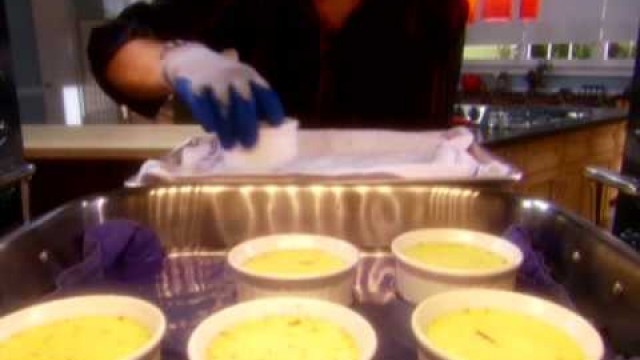 'Alton\'s Creme Brulee How-To | Food Network'