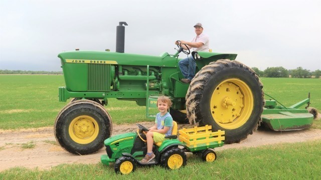 'A day working on the farm for kids | Tractors for children'