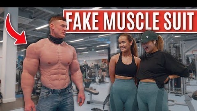 'FAKE MUSCLE SUIT GYM PRANK'