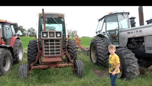 'THE TRACTOR TRACKER - VINTAGE FARM TRACTORS'