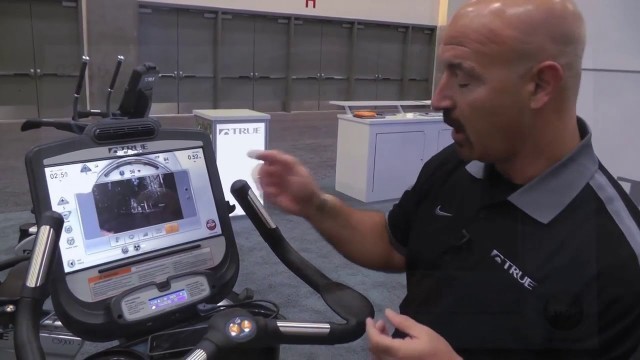 'Беговая дорожка TRUE Fitness с консолью Transcend 16 Touch Screen'