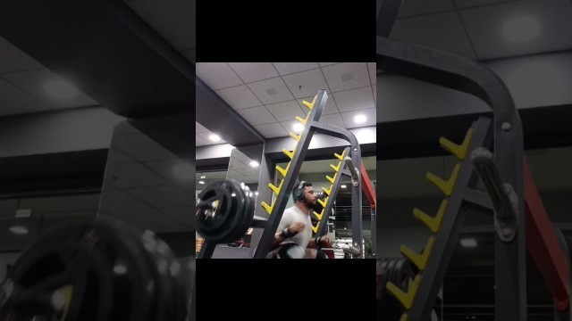 'THIS TEEN do 145kg squat fail #powerlifting #powerlifter #shorts #motivation #gym #athlete'