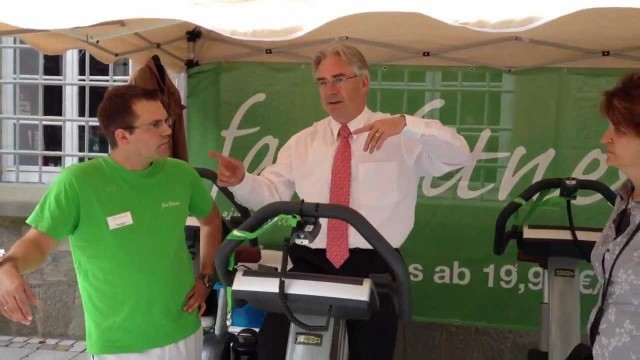 'Schwäbisch Hall OB Herr Pelgrim bei Fair Fitness \"Haller Frühling 2012\"'