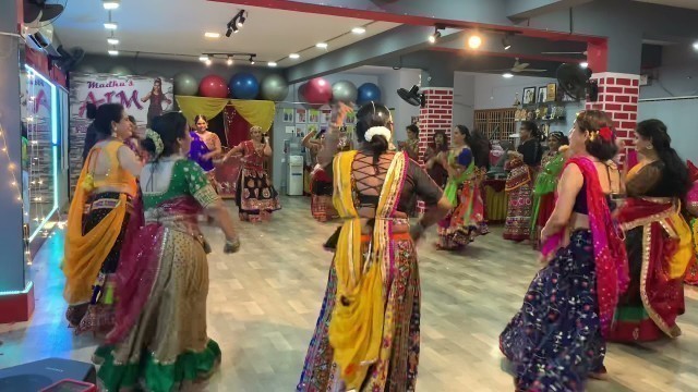 'GARBA - DANDIYA FEST 2021 - DAY 1| DHOLI TARO - LOTUS | MADHU’s AIM FITNESS & DANCE FLOOR - VIZAG'