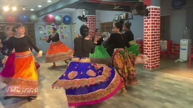 'GARBA-DANDIYA 2021 | DHOLI TARO DHOL BAJE | MADHU’S AIM FLOOR | VIZAG'