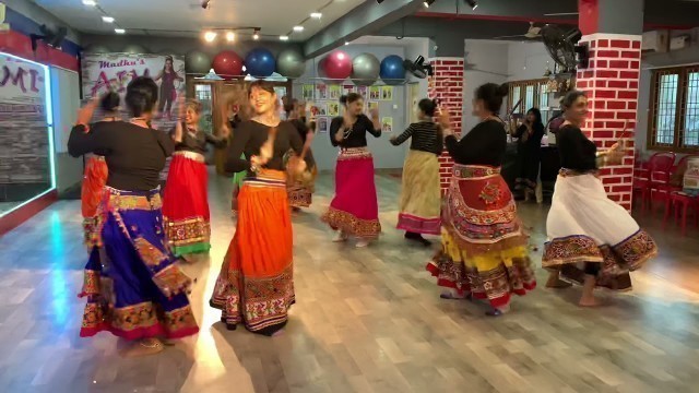 'GARBA-DANDIYA 2021 | MEHENDI | DANDIYA CHOREOGRAPHY BY MADHU | MADHU’S AIM FLOOR | VIZAG'