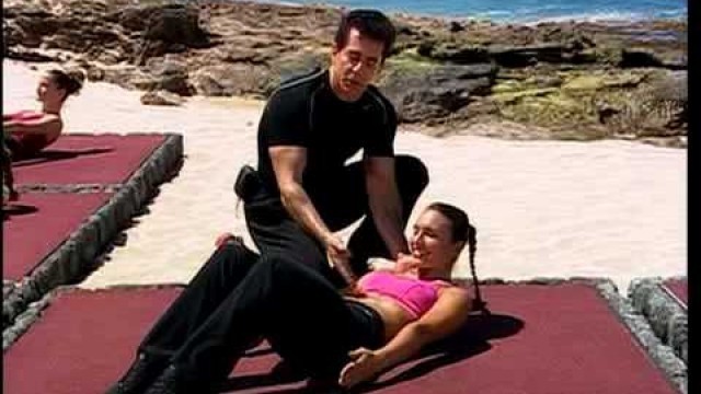 'Gilad\'s 3 Min Fitness Breaks - Ab Roll'