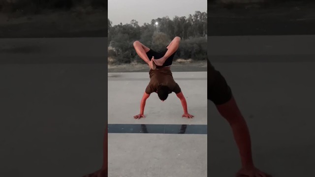 'hand stand workout in 3 minutes #handstandtutorial #aesthetic #newvideo #viral #fitness #yoga'