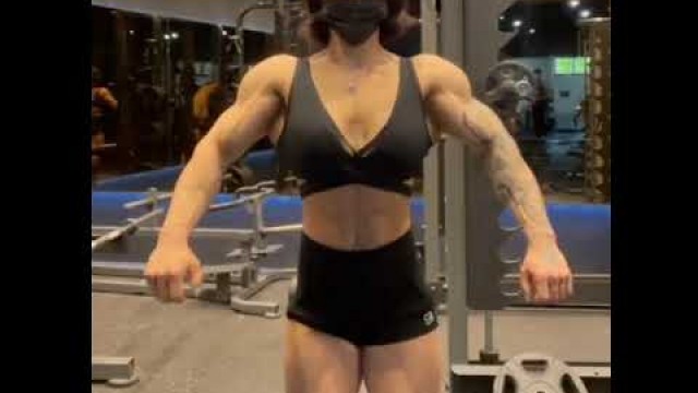 'HULK FEMALE BODYBUILDER, ALEJANDRA, HARD GYM WORKOUT S, FITNESS MODEL,'