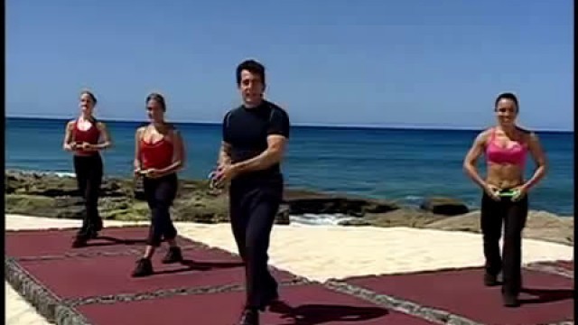 'Gilad\'s 3 Min Fitness Breaks - Standing Abs Workout. Work your core without sit-ups.'