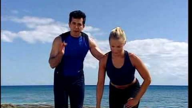 'Gilad\'s 3 Min Fitness Breaks - Triceps'