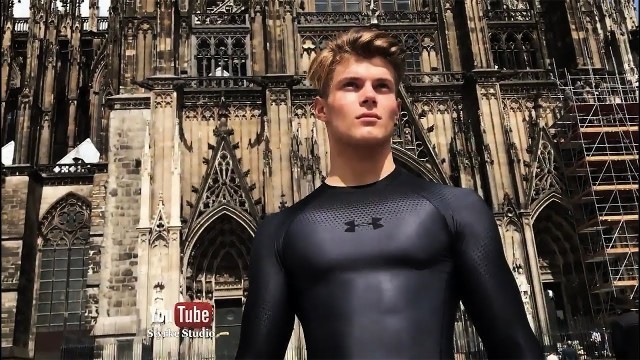 'Teen Fitness Model Karl Leonhard Leo Cologne Dom Styrke Studio'