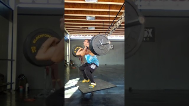 'Hang Squat Clean #fitness #powerlifting #crossfit #calistenia'