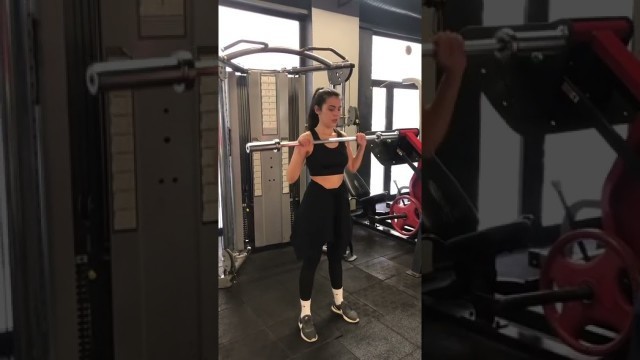 'Power clean #short #shorts #shortvideo #fitness #womenempowerment #gym #exercise #fit #interesting'