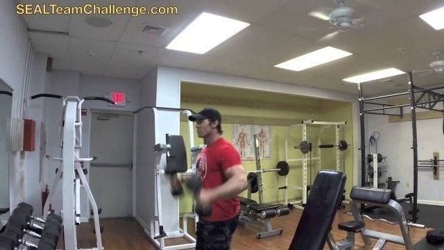 '25 Minute Upper Body Workout! Chris McKinley, US Navy SEAL'