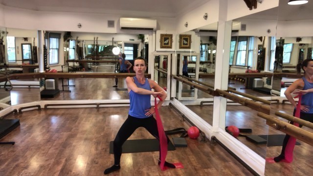 'Arms in Plié Barre Workout, available on https://live.barreworks.co.uk/'