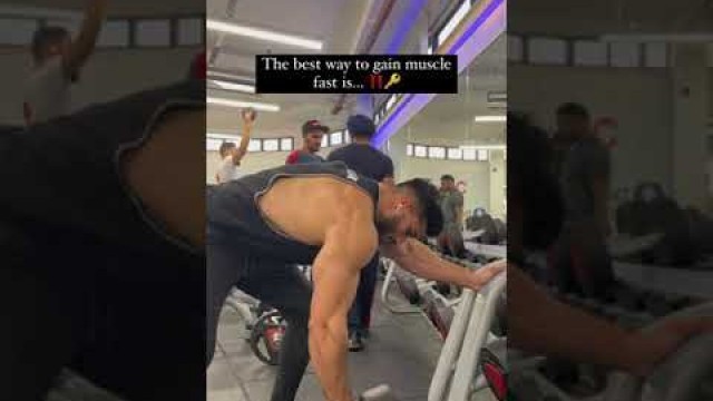 'Fitness blender Model back workout at GYM'