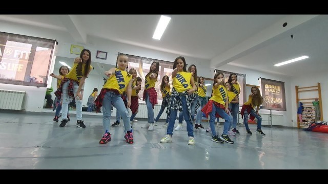 'Zumba® Fitness - kids crew NikaZ StarZ / Colombiana IDO Shoam & EZ  Choreo by BML\'s'